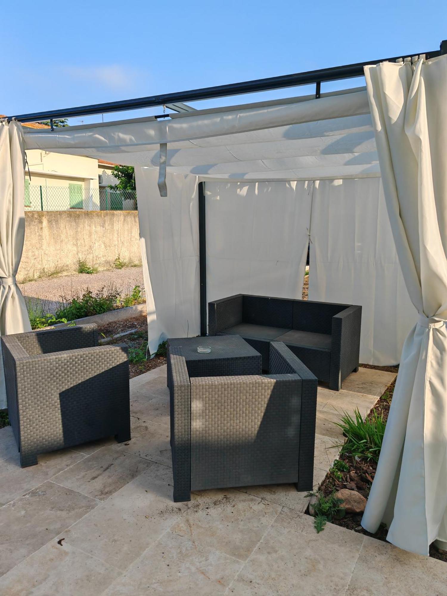 Appartement Climatise Golfe-Juan Plage Валлорис Номер фото